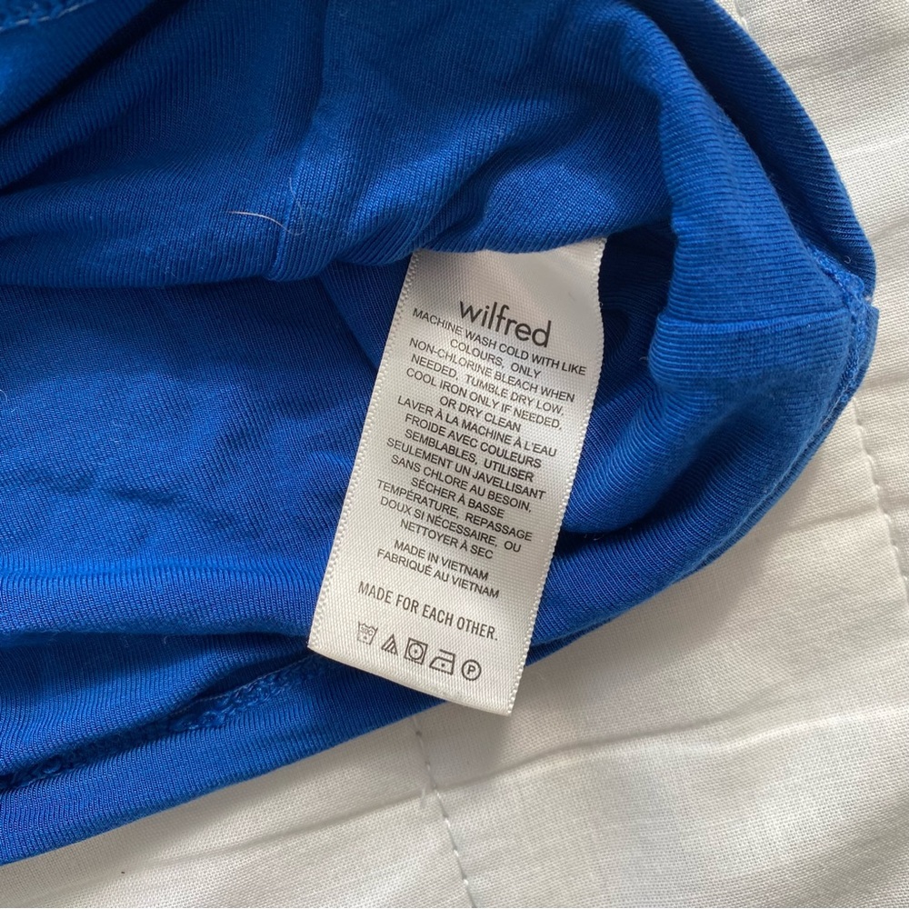 Wilfred Cobalt Blue Ruched Long-Sleeve Crop Top - Picture 4 of 8
